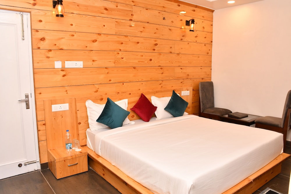 Deluxe Room - Photo 2