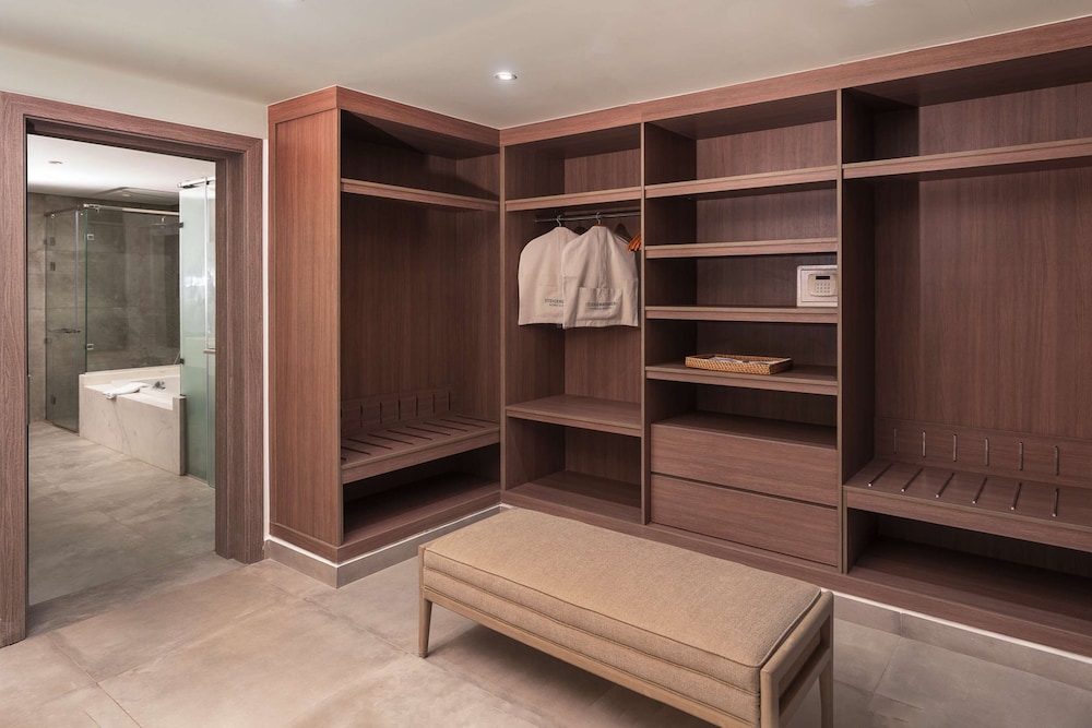 Royal Suite, 1 Queen Bed, Sea View - Photo 5