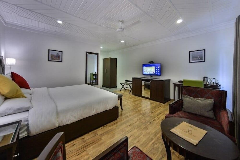 Deluxe Double Room, Garden View
