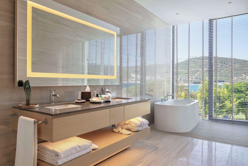 Deluxe Room, 1 King Bed