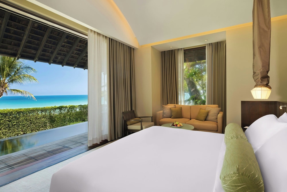 Villa, 1 King Bed, Beachfront (Tropical Villa)