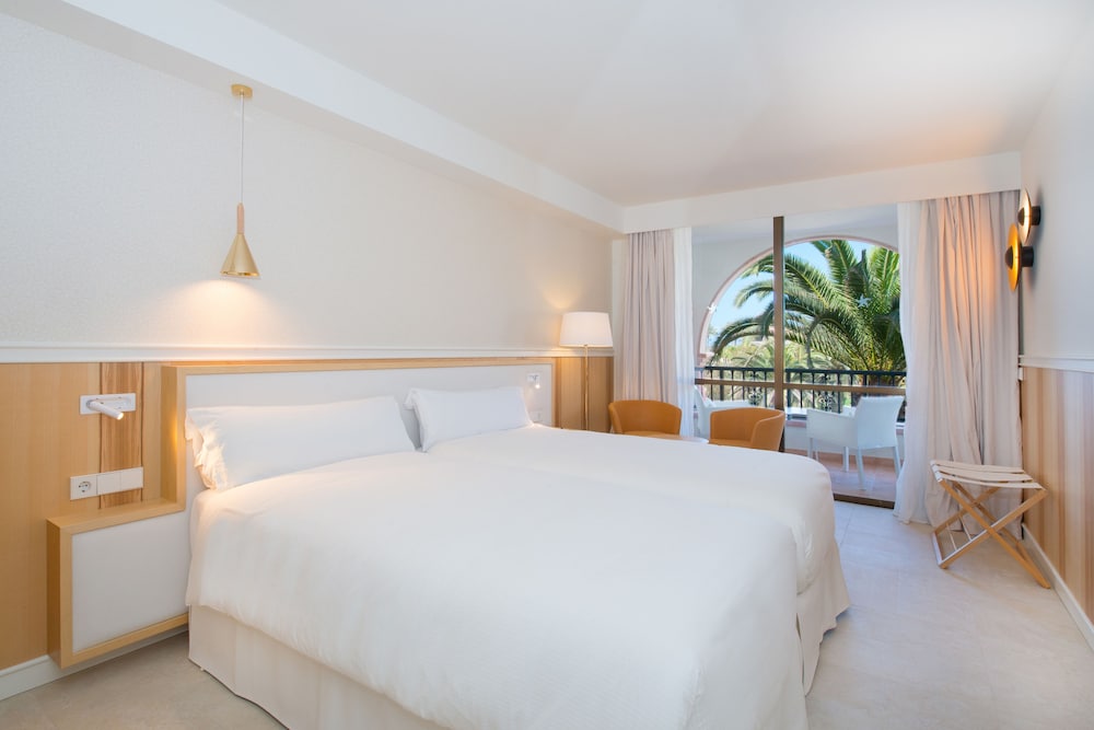 Double or Twin Room, Garden View