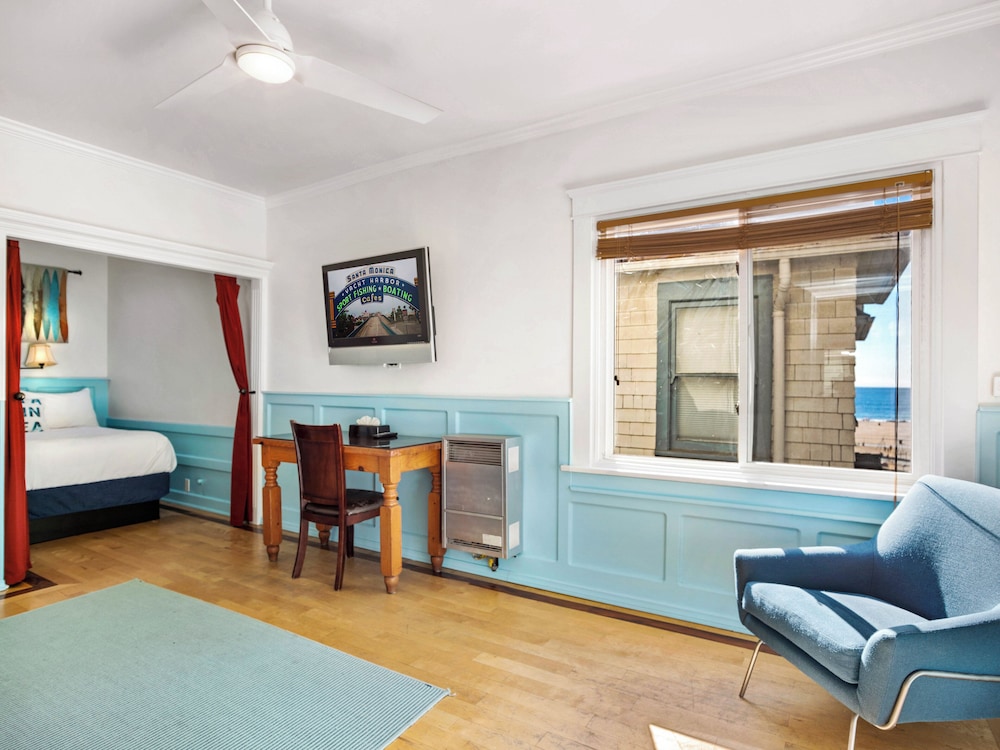 Family Suite, Multiple Beds, Non Smoking photo 1