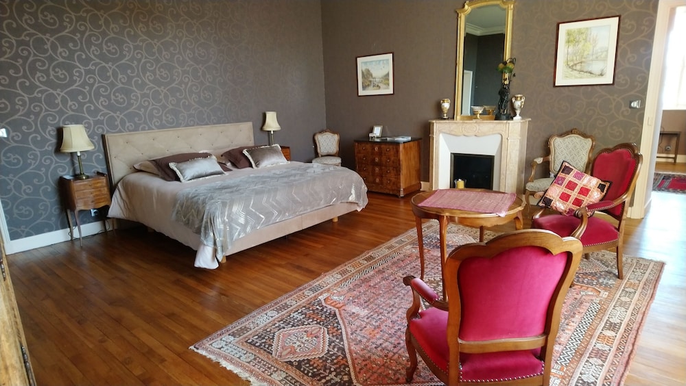 Family Room (3 - Tapisserie)