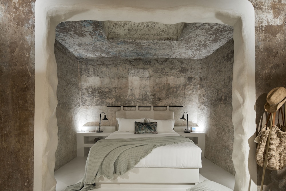 Premier Suite - Photo 10