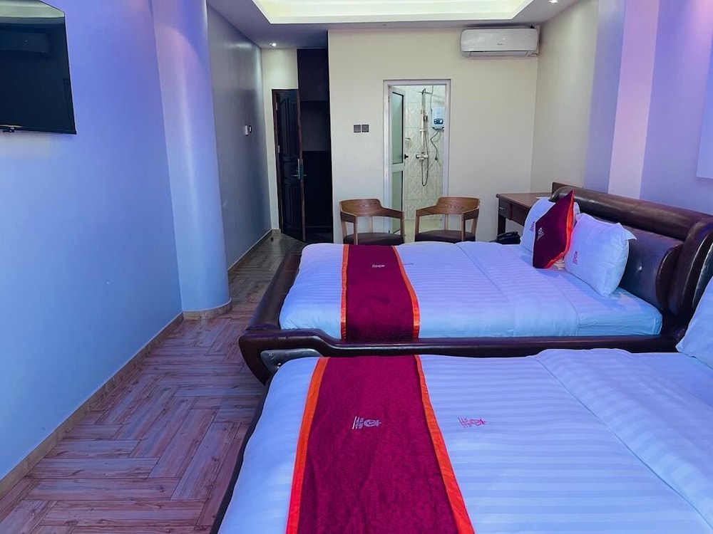 Family Room, 2 Queen Beds, Non Smoking photo 2