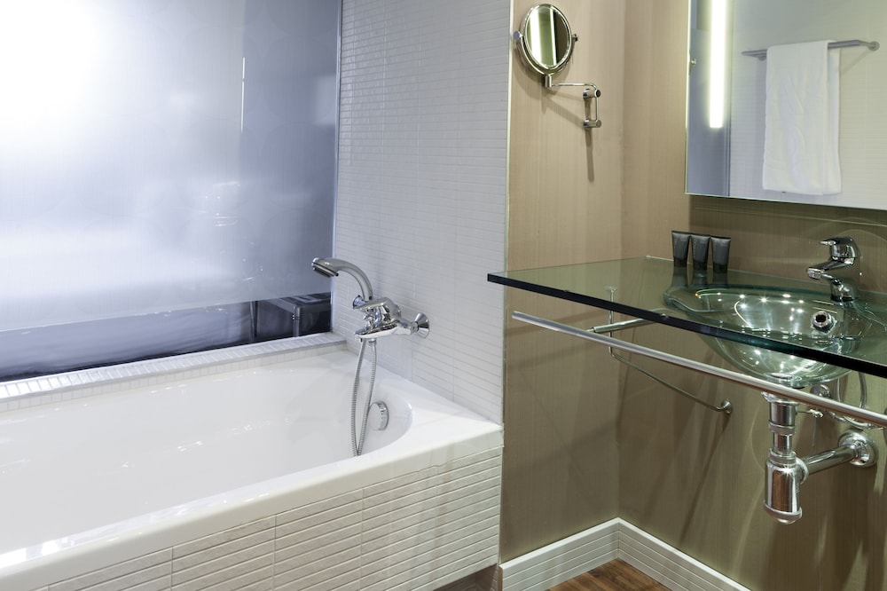 Double Room - Photo 6