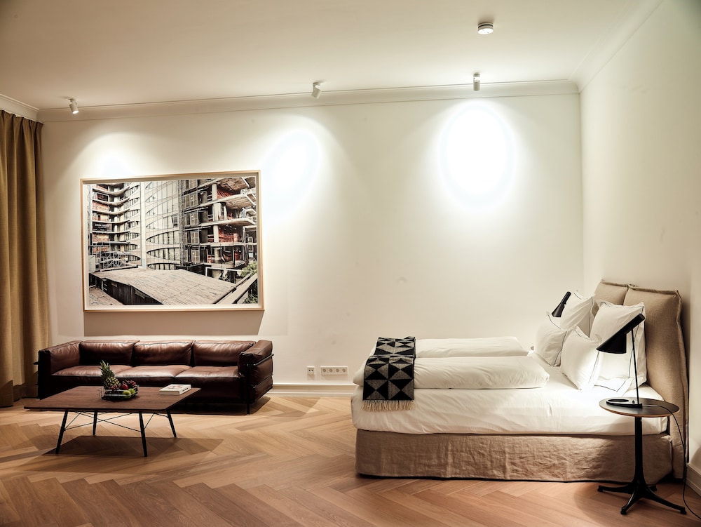 Exclusive House, Annex Building photo 2
