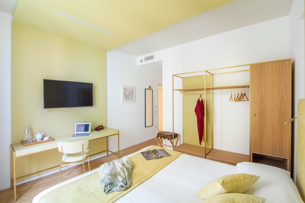 Classic Double or Twin Room photo 3