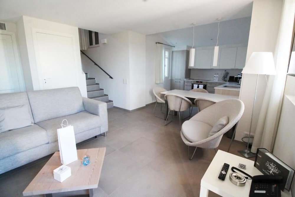 Duplex, 1 Bedroom (F2) - Photo 5
