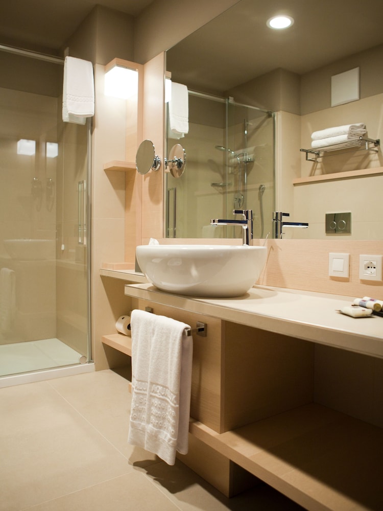 Double Room, Pool View (Aqua) - Photo 6