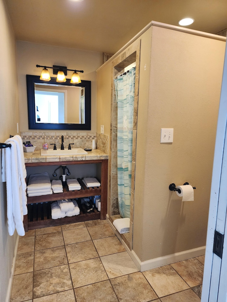 Duplex, 1 Queen Bed, Kitchen, Ocean View (Pelican 2)