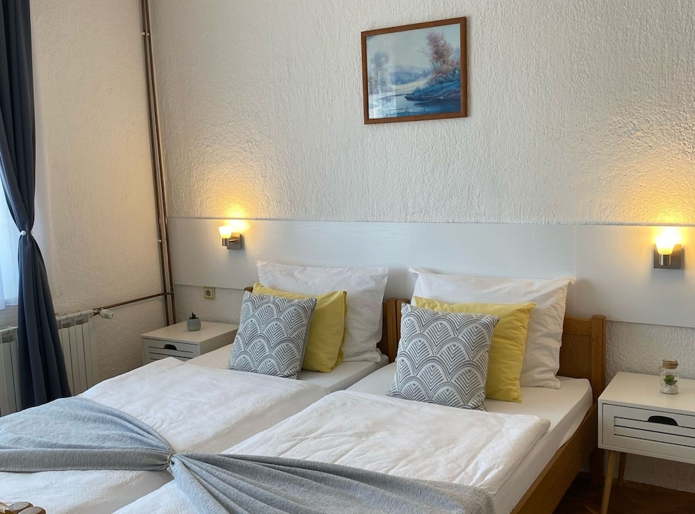 Twin Room (Standard Twin 2)