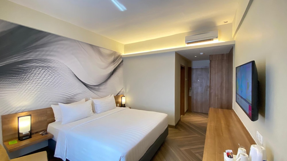 Deluxe Double Bed photo 2