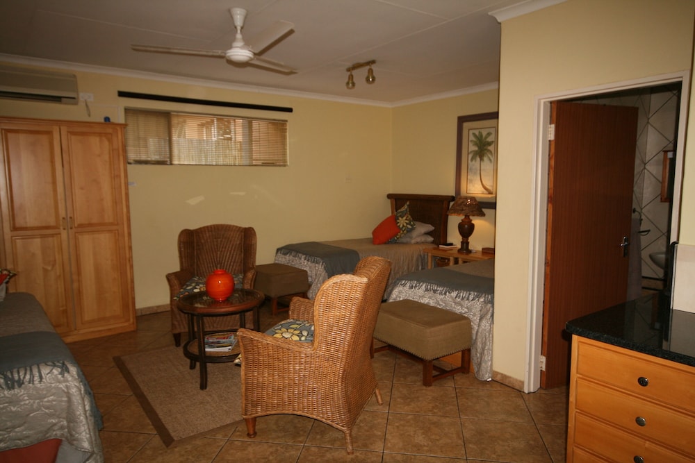 Classic Triple Room photo 2