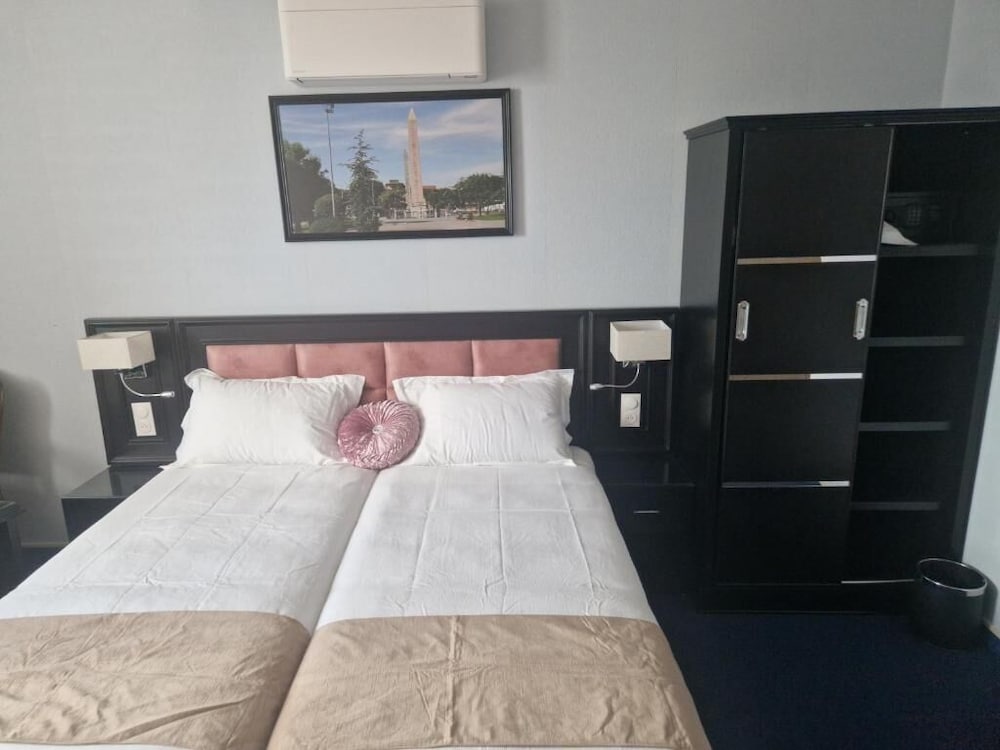 Double or Twin Room photo 1