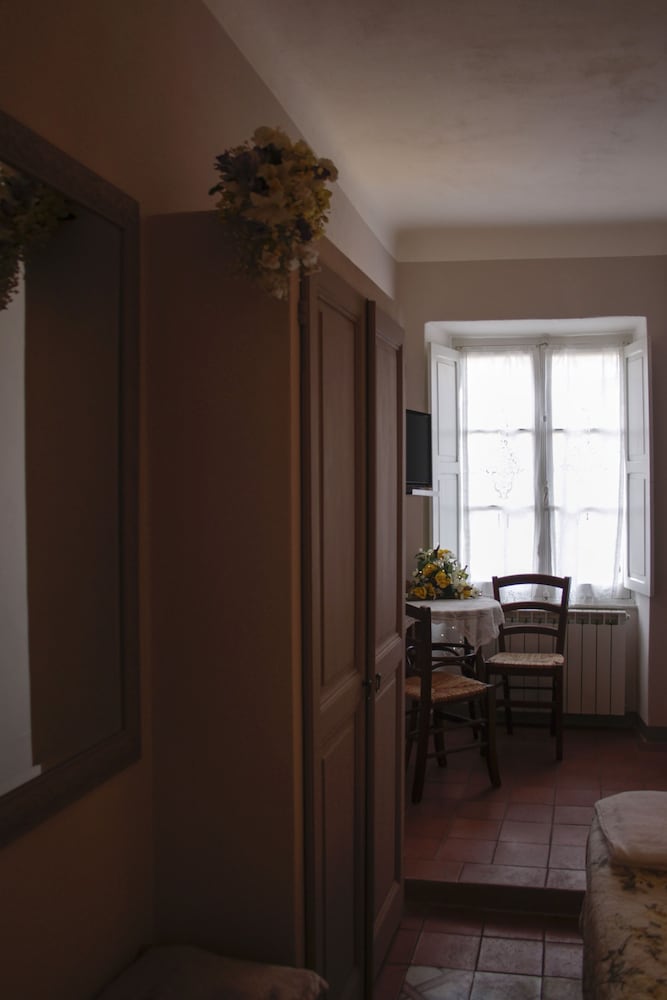 Double Room - Photo 17