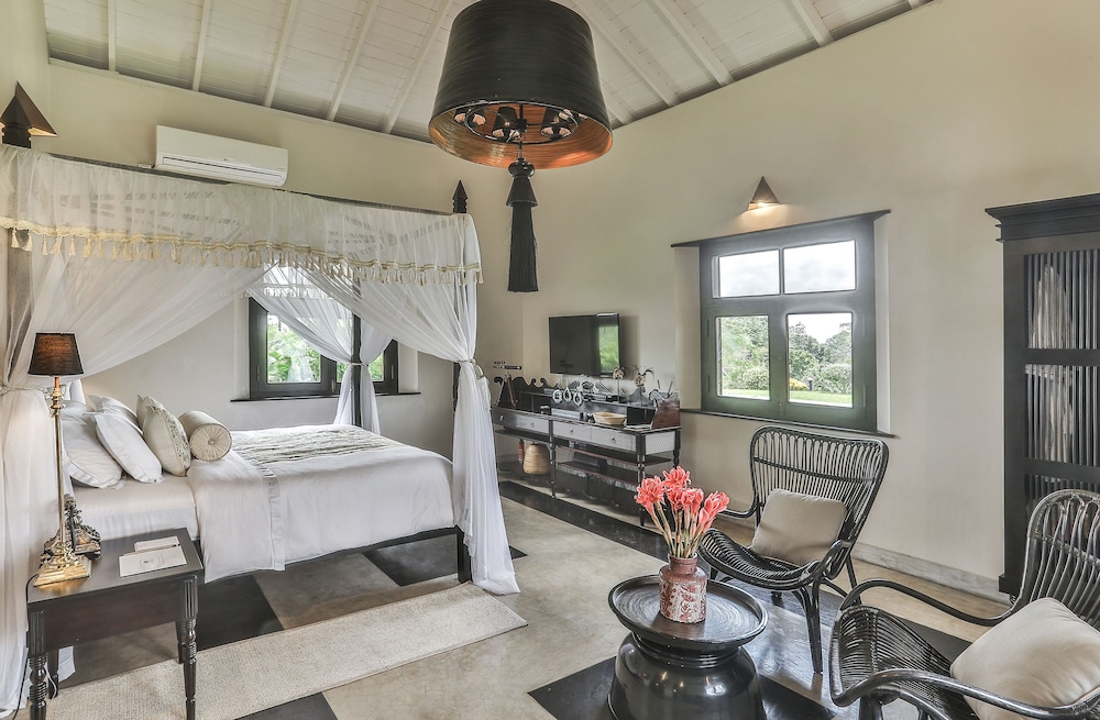 Signature Suite, Pool View, Poolside photo 2