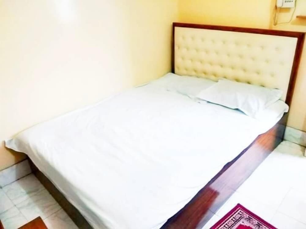 Economy Double Room, 1 Double Bed, Smoking photo 2
