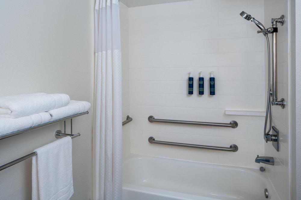 Suite, 2 Queen Beds - Photo 5