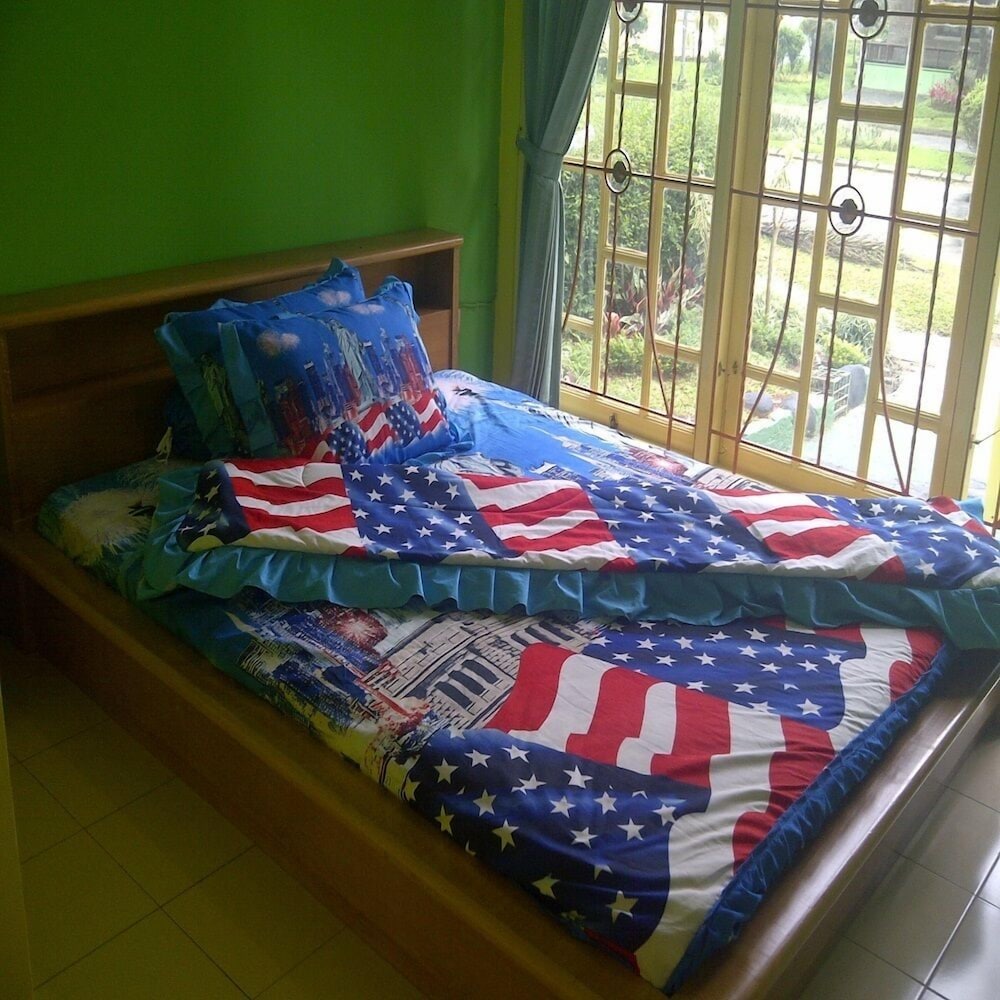 House, 5 Bedrooms photo 1