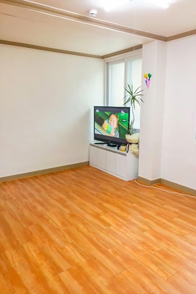 Room (1st Floor 30 Pyung) photo 2