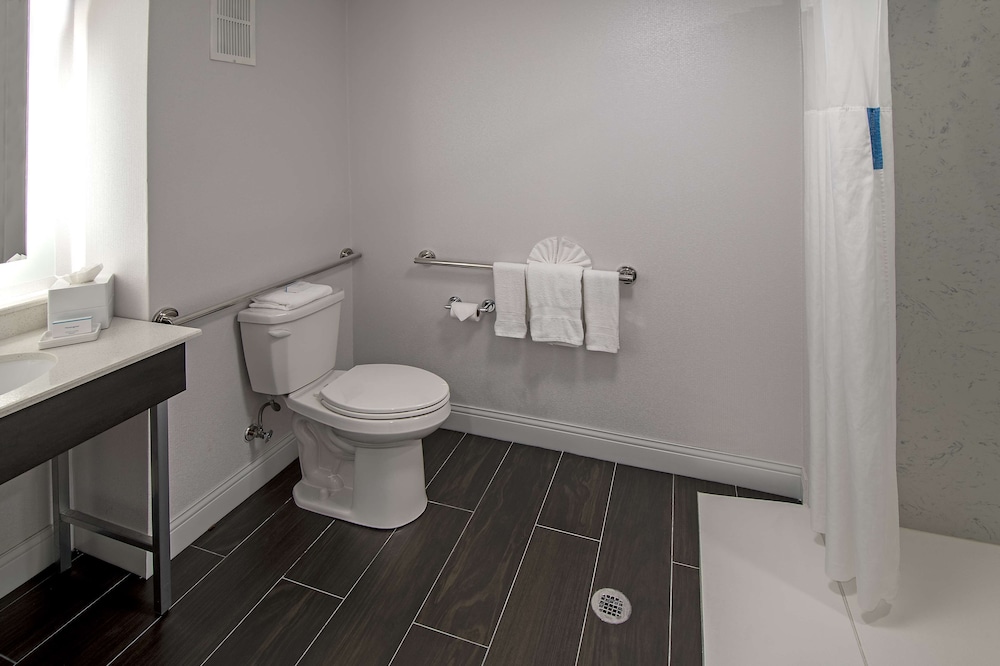 Room, 1 Queen Bed, Accessible, Non Smoking - Photo 4