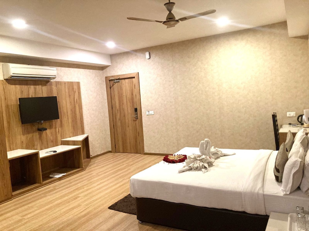 Executive Room - Photo 1