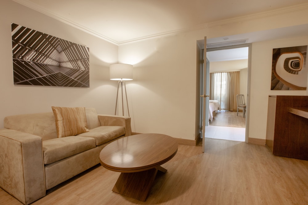Superior Suite - Photo 3