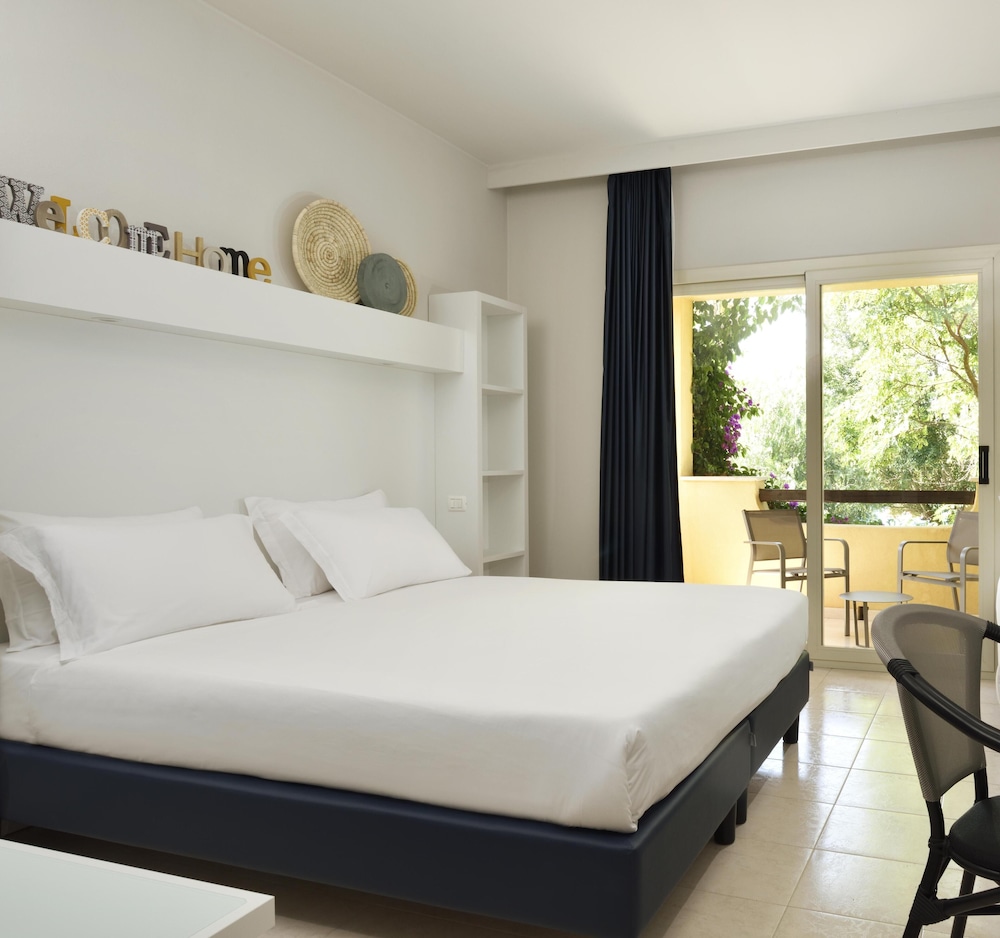 Superior Room, Balcony, Garden View