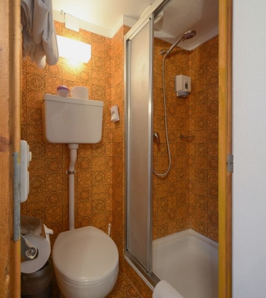 Standard Single Room, Private Bathroom photo 3