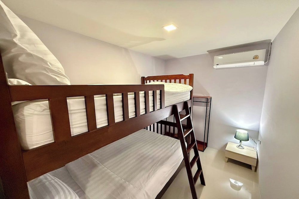Family Quadruple Room photo 2