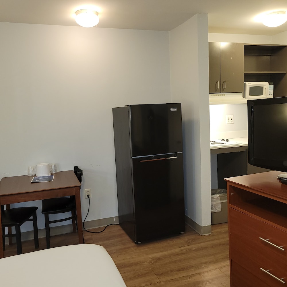 Premium Room, 1 Queen Bed, Non Smoking, Kitchenette - Photo 5