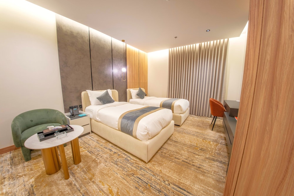 Deluxe Double or Twin Room