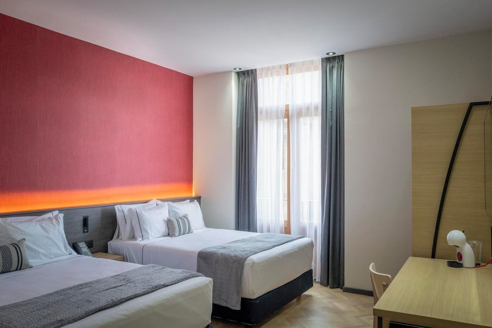 Two Bed Room with Balcony - Pyramid Tower photo 3