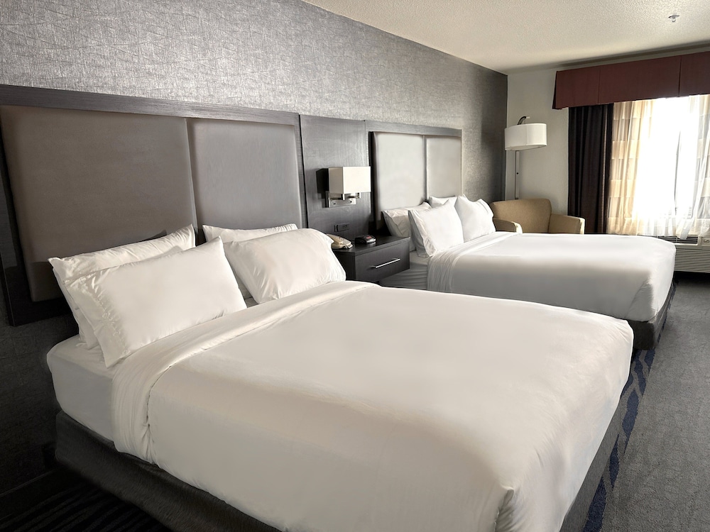 Suite, Multiple Beds - Photo 1