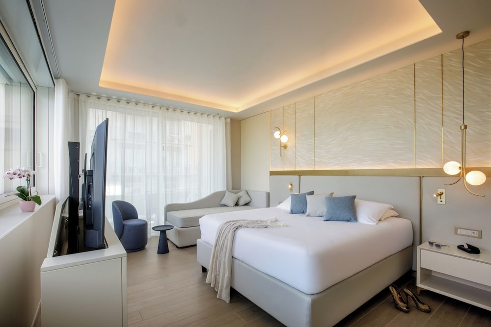 Junior Studio Suite, Balcony, City View