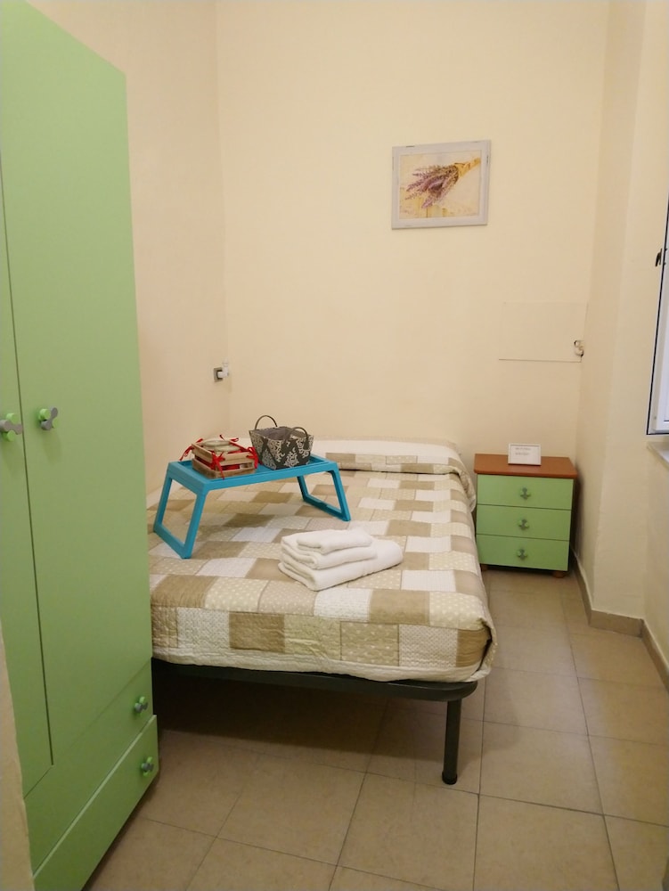 Economy Double Room, Multiple Beds, Private Bathroom (Letto Francese)