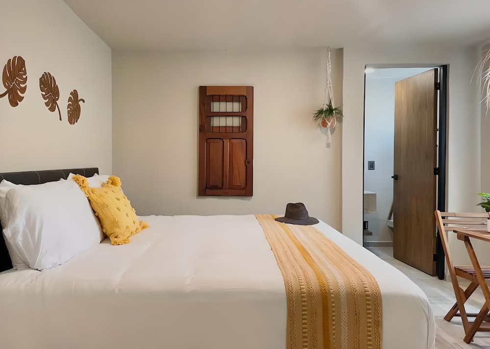 Family Studio Suite, 1 King Bed