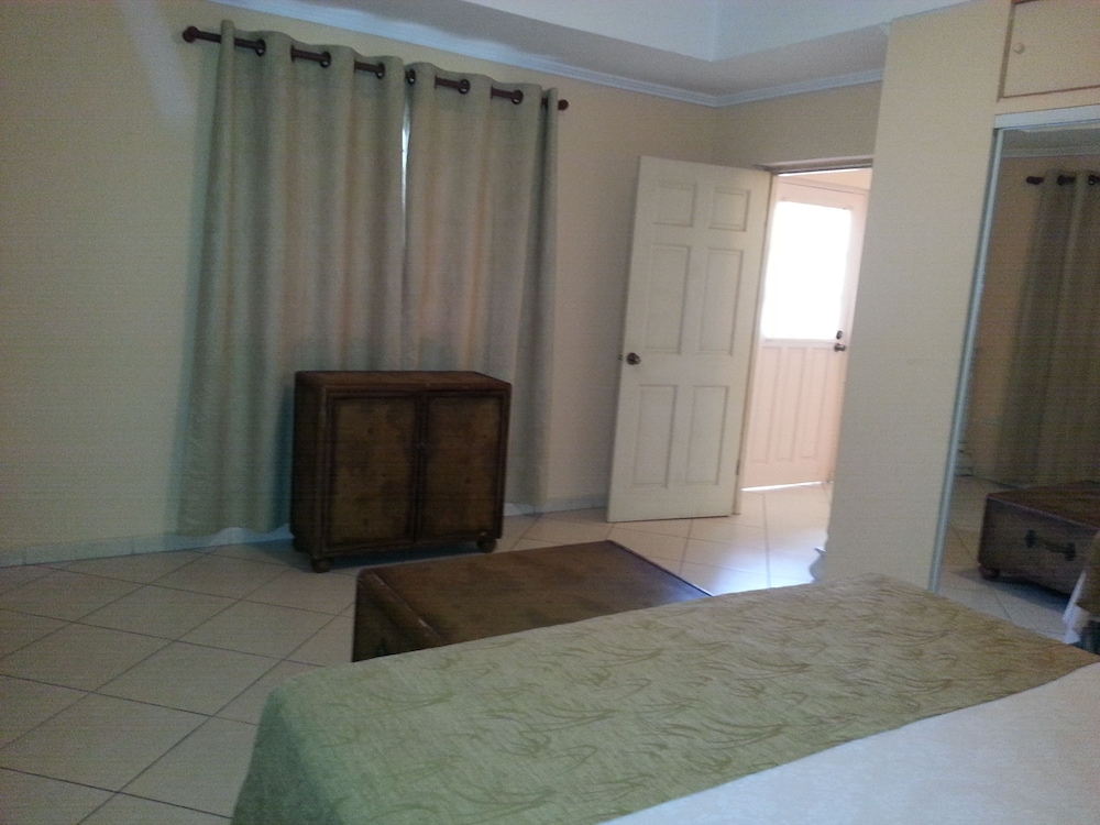 Executive Suite (with extra Sofa Bed) photo 2