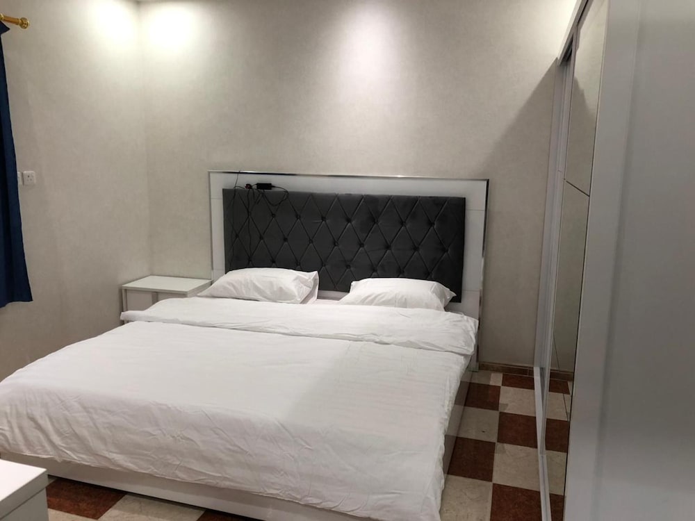 Basic Apartment photo 1