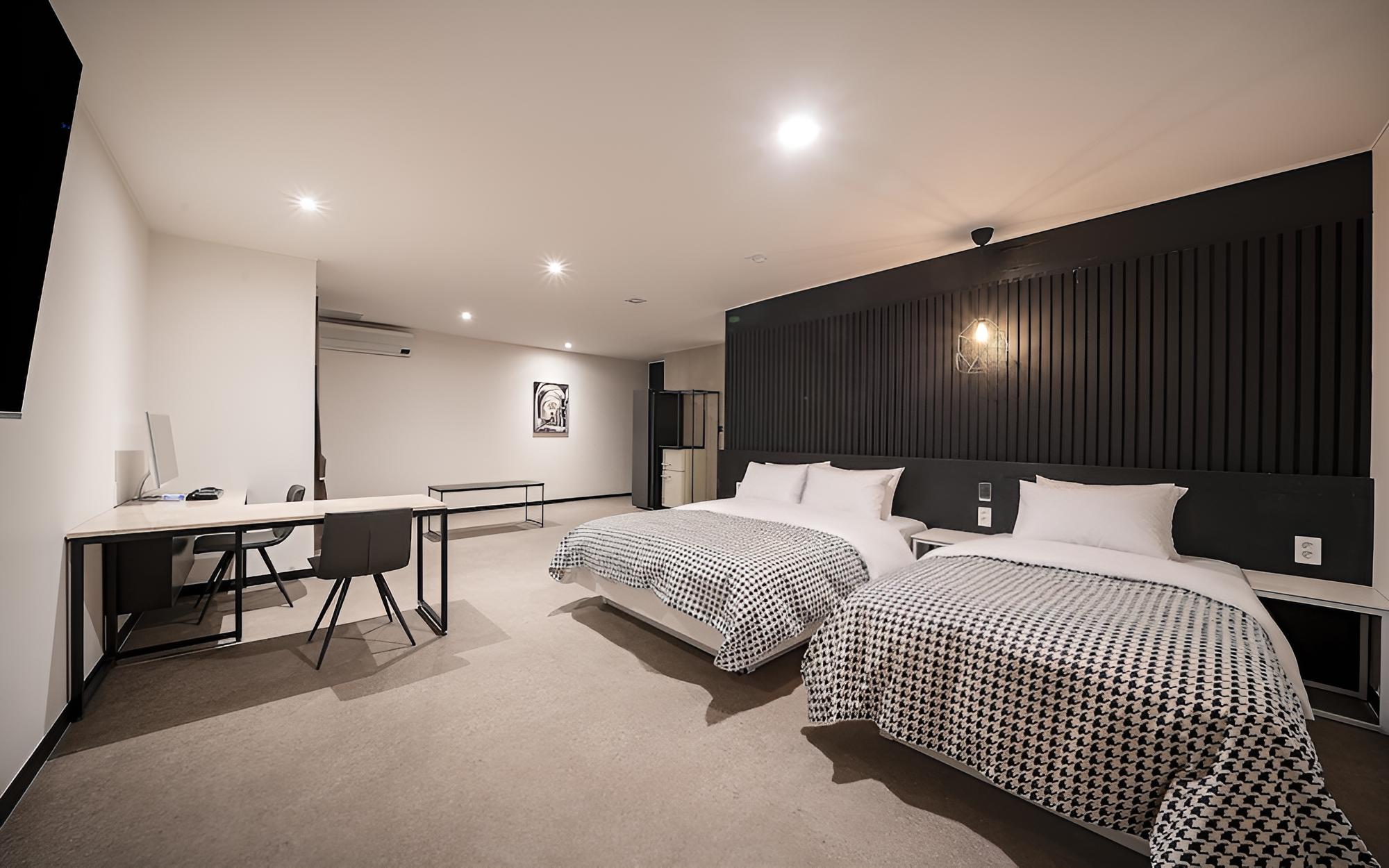 Room (Suite Sauna Twin B (TV Styler PC Saun) photo 2