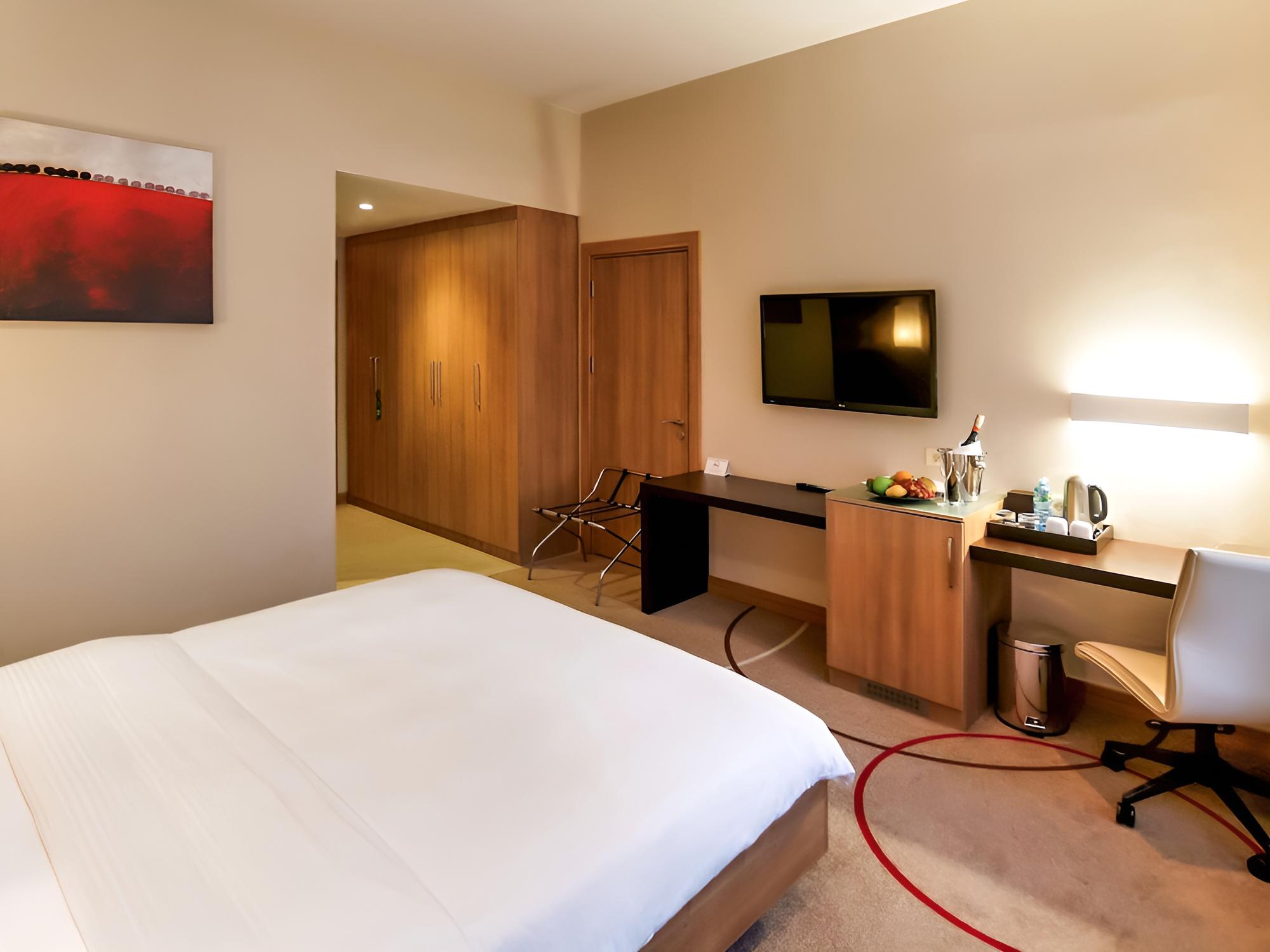 Privilege, Deluxe Suite, 1 King Bed with Sofa bed photo 1
