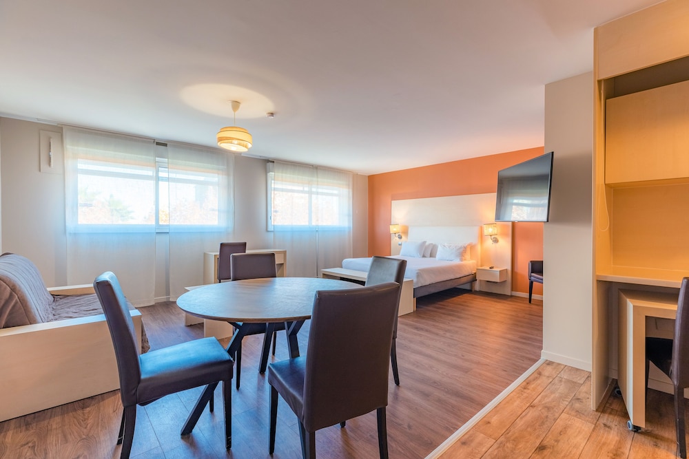 Family Apartment - Photo 3