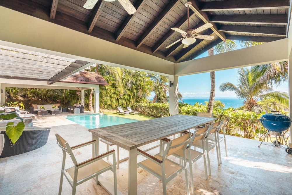 Villa photo 3