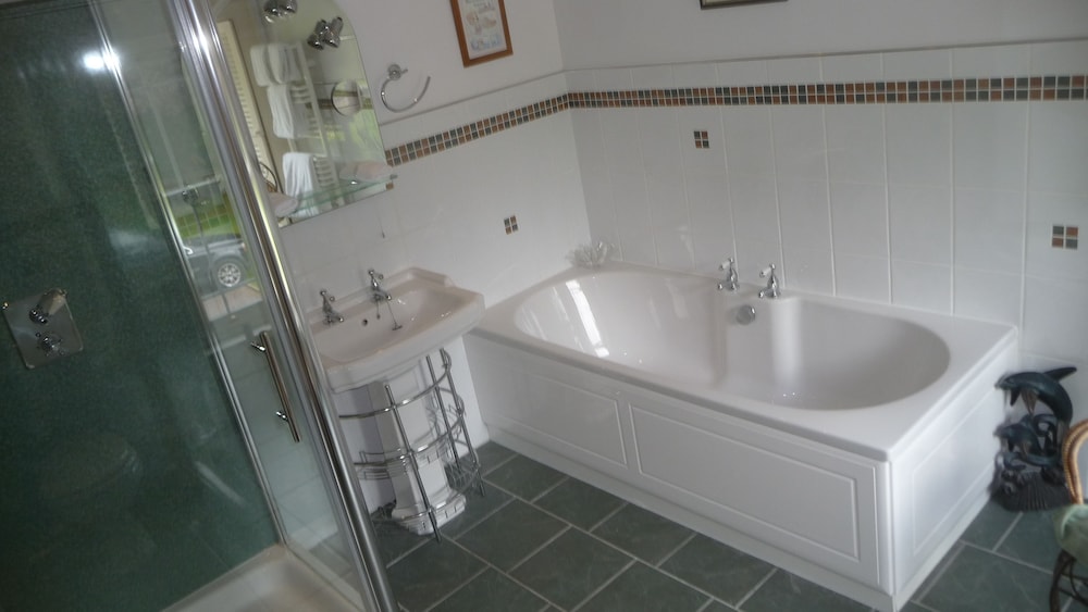 Double Room, 1 King Bed (Room 2) photo 2