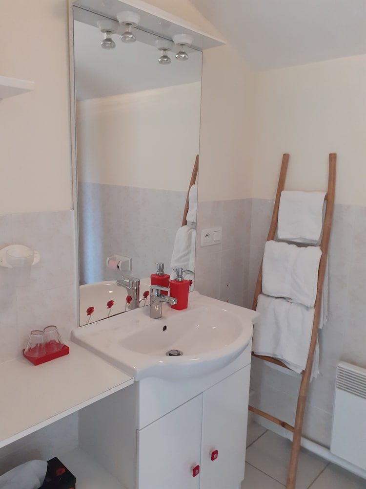 Double Room (Les Coquelicots) photo 2