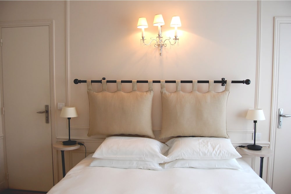Classic Double Room, 1 King Bed, Park View, Ground Floor photo 2