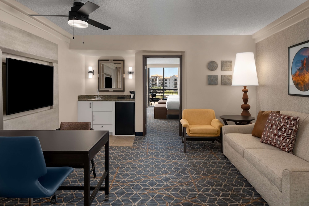 Suite, 2 Queen Beds, Balcony, Pool View - Photo 5
