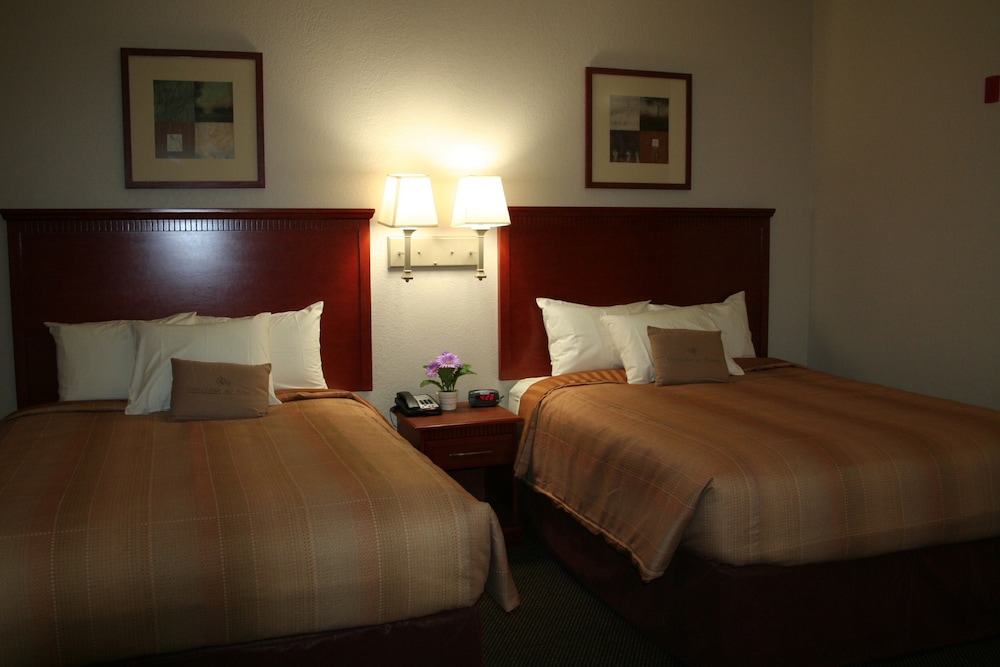 Room, 2 Queen Beds, Accessible, Non Smoking (Comm, Roll Shwr) - Photo 2